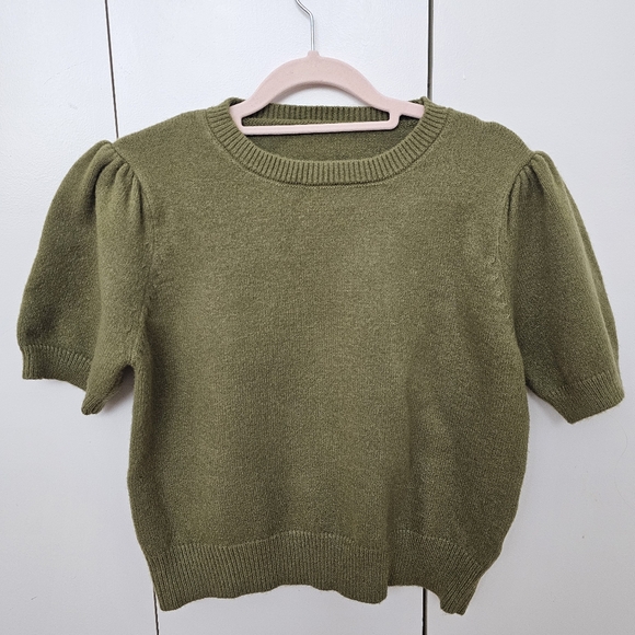Green Short-Sleeve Puff Sweater with Arm Warmers NEW M - Picture 2 of 2